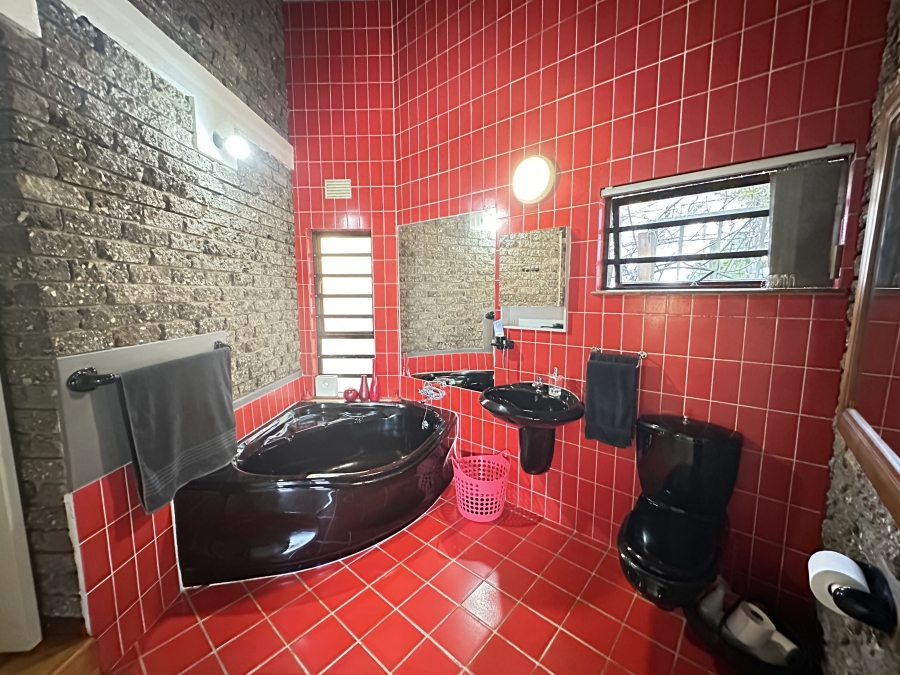 4 Bedroom Property for Sale in Sedgefield Central Western Cape